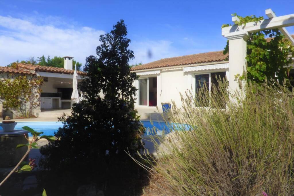 Ibis - Villa Avec Piscine, Jardin Et Parking Arles Exterior foto